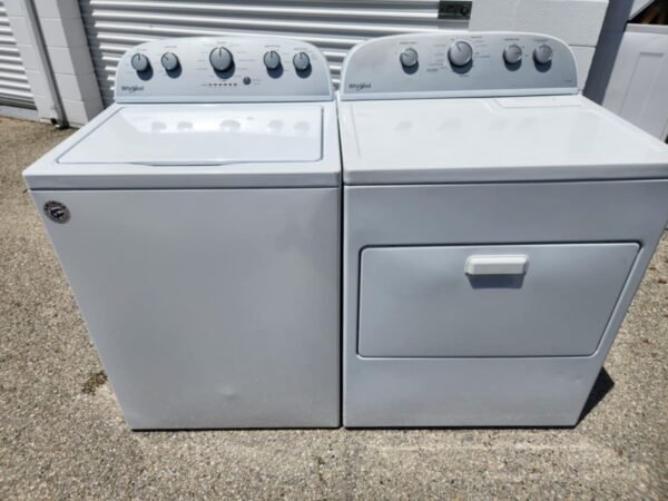 WHIRLPOOL WASHER & DRYER #871