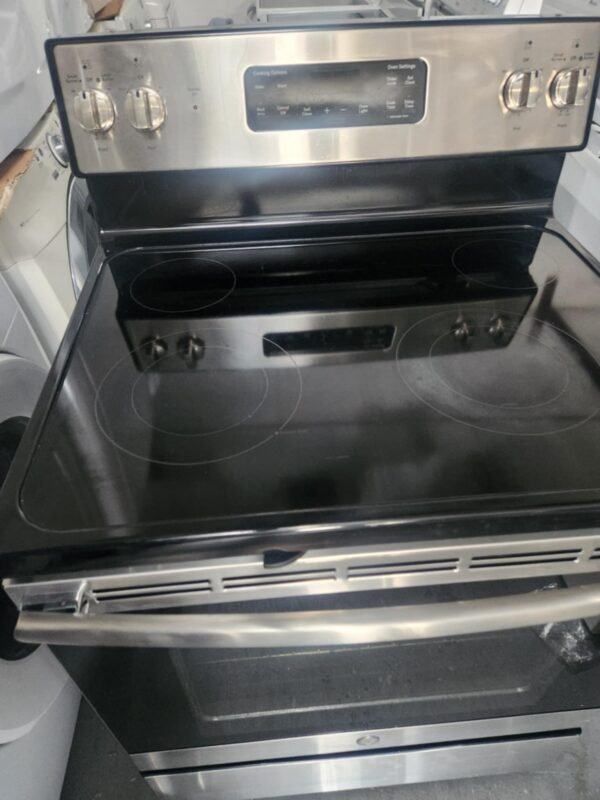 GE Stove - #868 JB645RK4SS