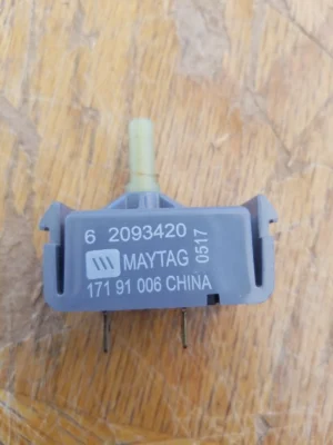 Interruptor de control de lavadora Maytag 62093420-