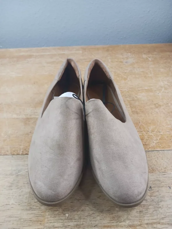 Universal Thread Flats Women Size 8