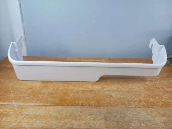 Cubo puerta refrigerador Frigidaire 240337901-