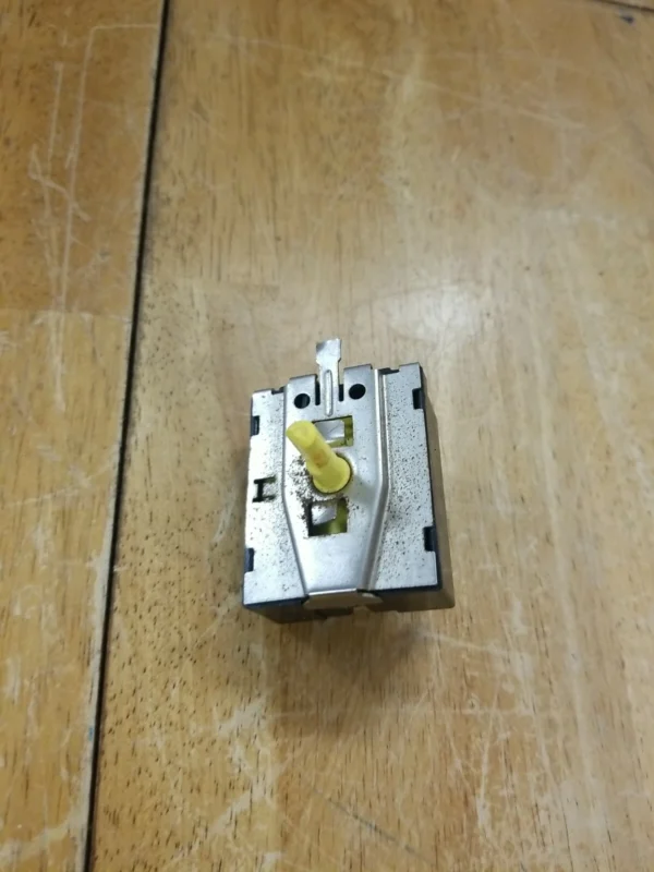 Microinterruptor de secadora GE 212D1097P001 (garantía de devolución de dinero)-