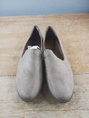 Universal Thread Flats Women Size 8