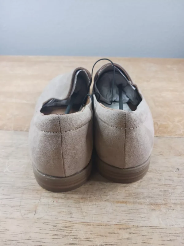 Universal Thread Flats Women Size 8