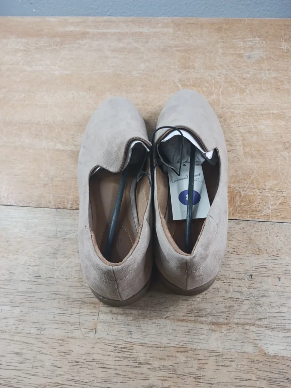 Universal Thread Flats Women Size 8