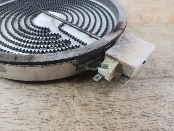 GE Range 8.5in Surface Element 205c2307p003