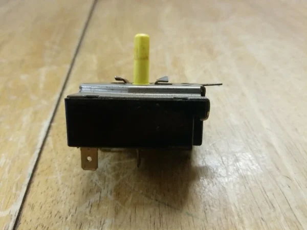 Microinterruptor de secadora GE 212D1097P001 (garantía de devolución de dinero)-