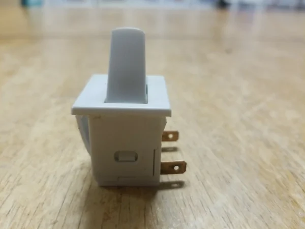Interruptor de luz refrigerador GE WR23x233343 (garantía de devolución de dinero)-