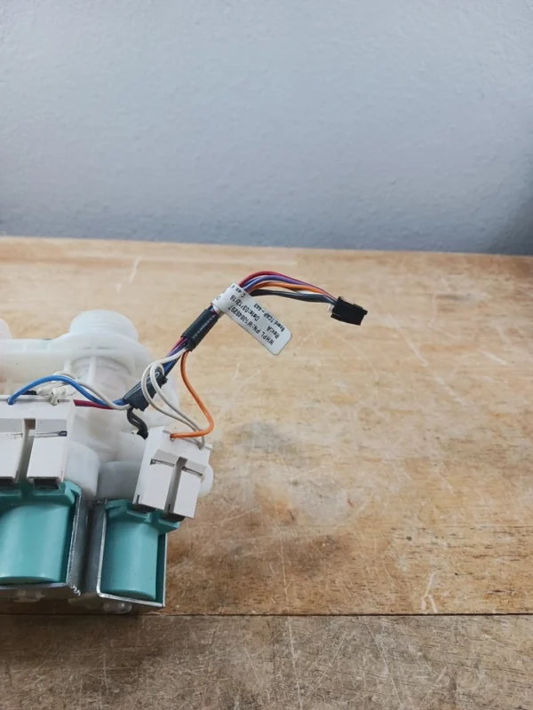 Válvula de entrada de agua para lavadora Whirlpool W11096267-