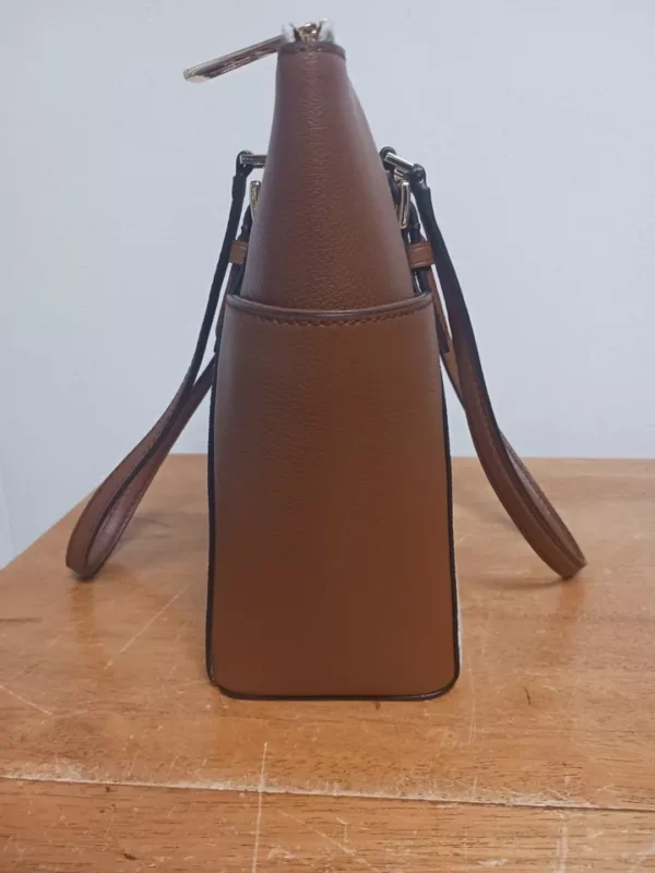 Bolso de hombro Michael Kors Charlotte grande con cremallera superior firma vainilla-