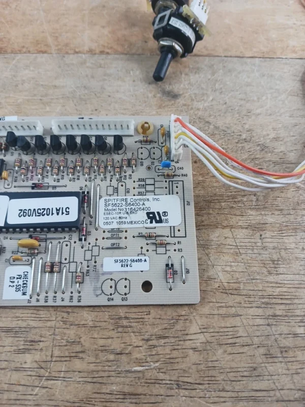 Placa de control de rango Frigidaire 316426400-