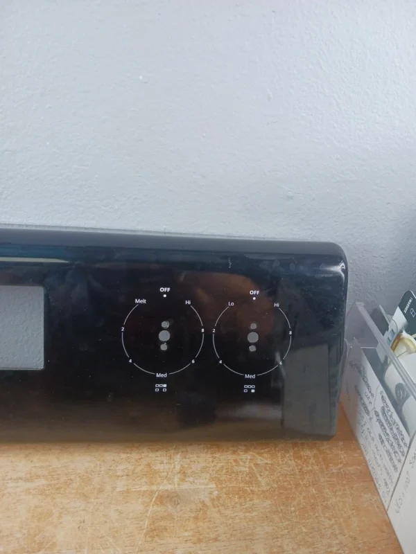 Panel de control de estufa Whirlpool W11027374-