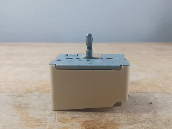 Interruptor infinito de estufa GE 164D1816p006-
