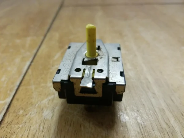 Microinterruptor de secadora GE 212D1097P001 (garantía de devolución de dinero)-