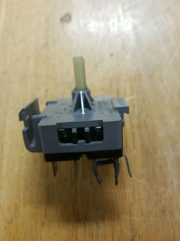 Interruptor quemador horno Frigidaire A00208801-