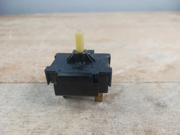 Interruptor de temperatura para secadora Maytag 63095250-