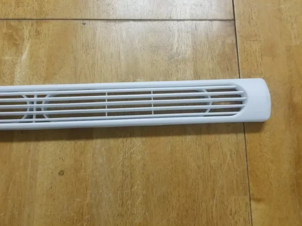 Parrilla de patada para refrigerador Frigidaire 241839405-