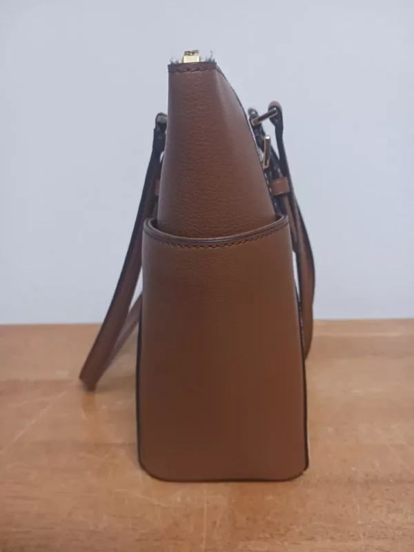 Bolso de hombro Michael Kors Charlotte grande con cremallera superior firma vainilla-