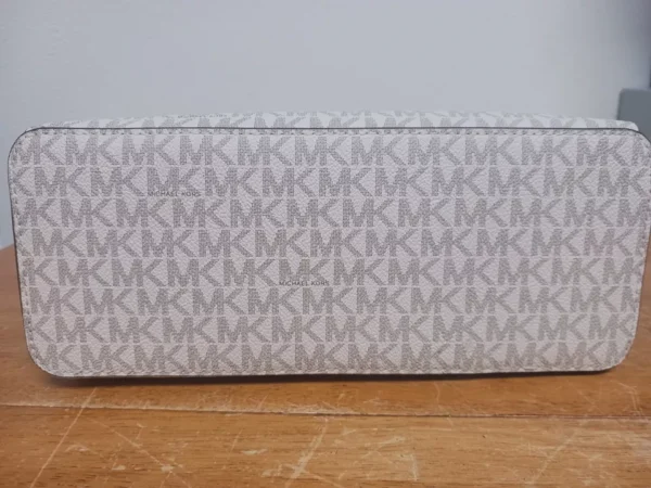 Bolso de hombro Michael Kors Charlotte grande con cremallera superior firma vainilla-