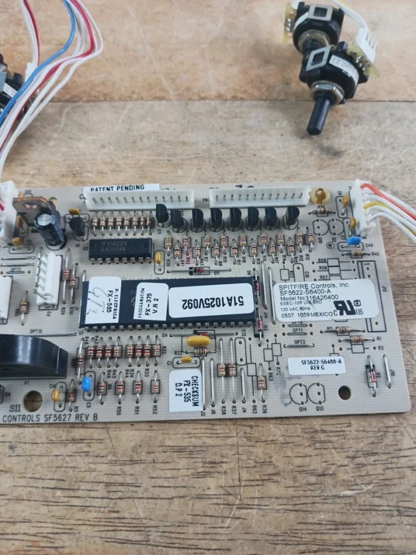 Placa de control de rango Frigidaire 316426400-