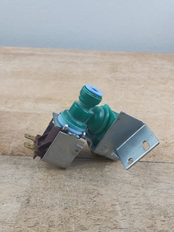 Válvula de entrada de agua para refrigerador Whirlpool W10394076-