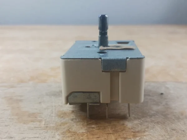 Interruptor infinito de estufa GE 164D1816p006-
