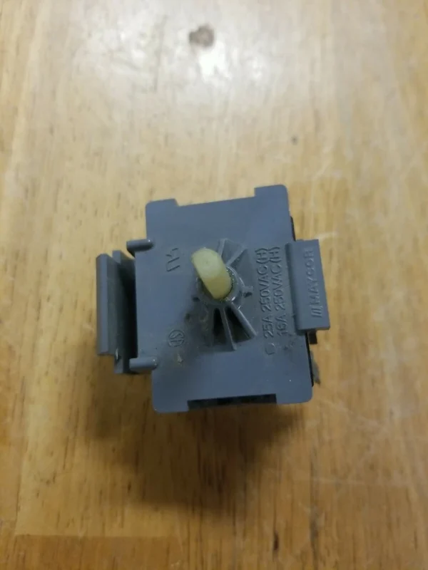 Interruptor quemador horno Frigidaire A00208801-