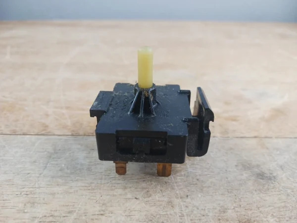 Interruptor de temperatura para secadora Maytag 63095250-
