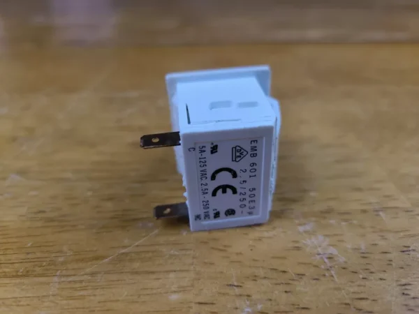 Whirlpool/Roper Refrigerator Light/Lamp/Door Switch W11384469 AP6893312