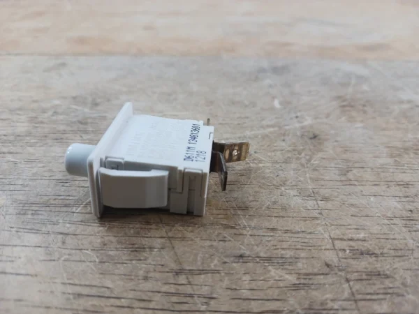 Interruptor de puerta secadora Frigidaire 134813601-