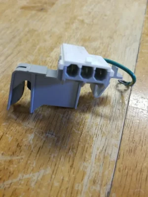 Cerradura para tapa de puerta de lavadora Whirlpool 8318084 (garantía de devolución de dinero)-