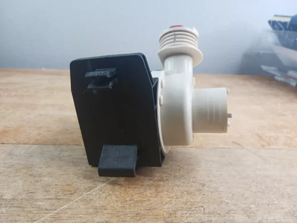 Bomba de drenaje para lavadora Frigidaire 137624500-