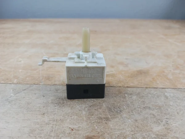Interruptor selector secadora Whirlpool W10420747-