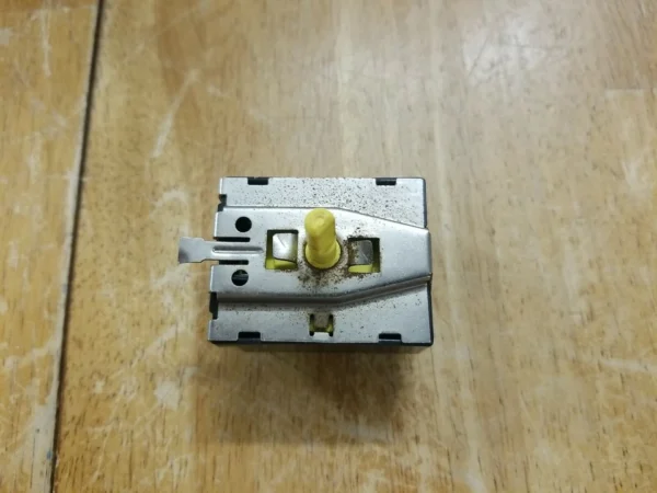 Microinterruptor de secadora GE 212D1097P001 (garantía de devolución de dinero)-