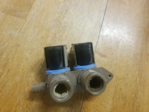Whirlpool Washer Water inlet Valve 3955673 (Money Back Guarantee)