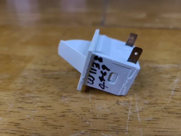 Whirlpool/Roper Refrigerator Light/Lamp/Door Switch W11384469 AP6893312