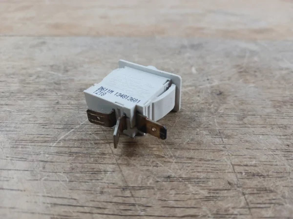 Interruptor de puerta secadora Frigidaire 134813601-