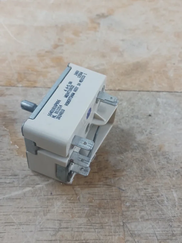 Interruptor infinito de estufa GE 164D1816p006-