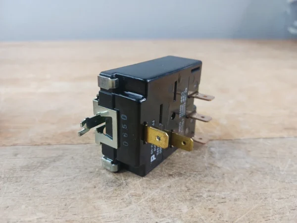 Interruptor de temperatura para lavadora Maytag 8578536-