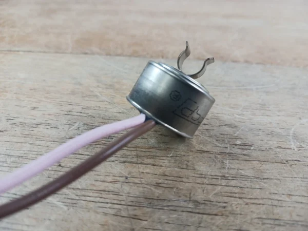 Whirlpool Refrigerator Defrost Thermostat 2221677