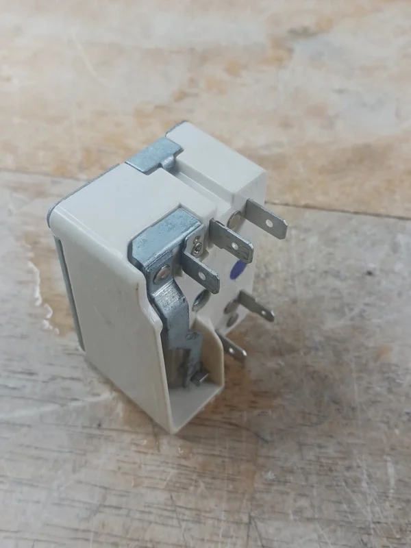 Interruptor infinito de estufa GE 164D1816p006-