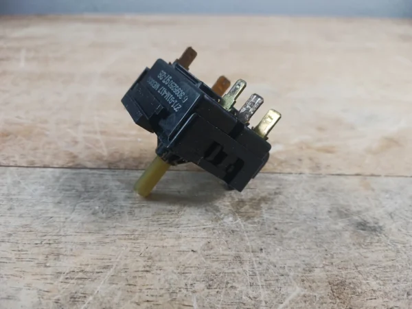 Interruptor de temperatura para secadora Maytag 63095250-