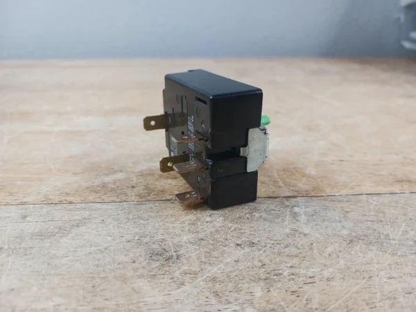 Interruptor de temperatura para lavadora Maytag 8578536-