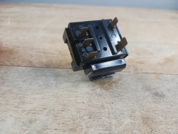 Interruptor de temperatura para secadora Maytag 63095250-