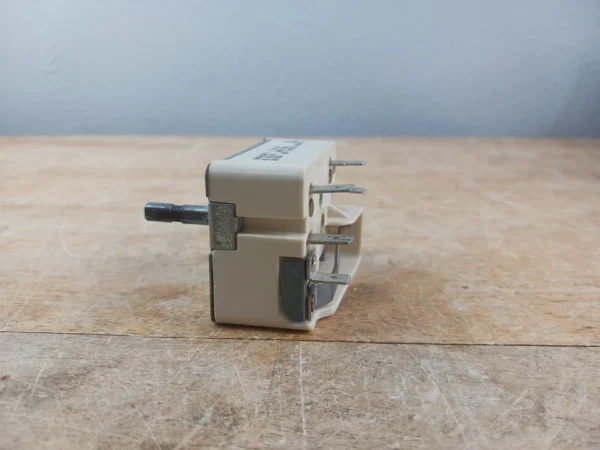 GE Range Infinite Switch 164D1816p11