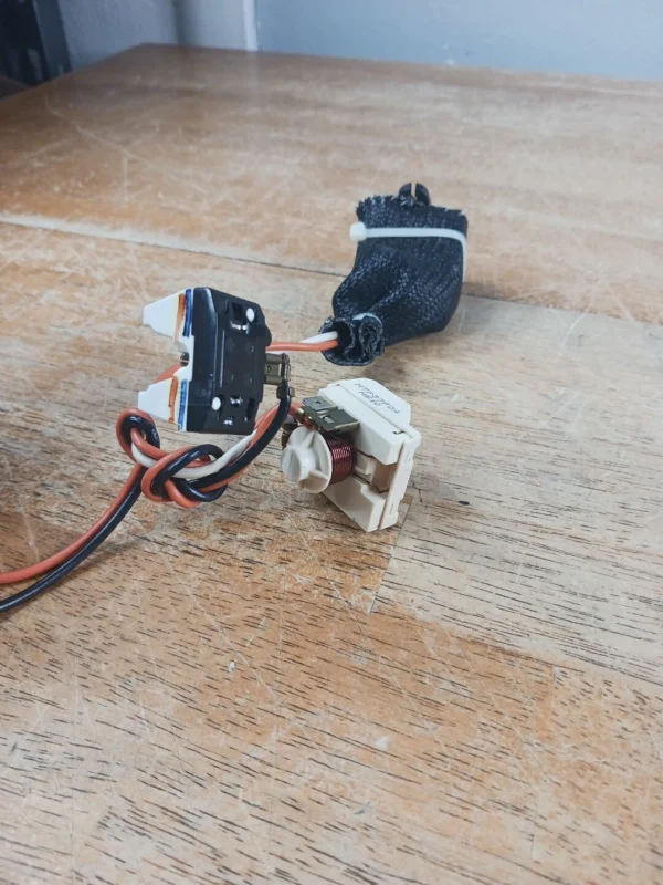 GE Refrigerator Run Capacitor And Relay Wr55x24064 , 302Lebyy, MTP37F04