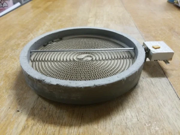Frigidaire Range 7in Burner 316098201 (Money Back Guarantee)