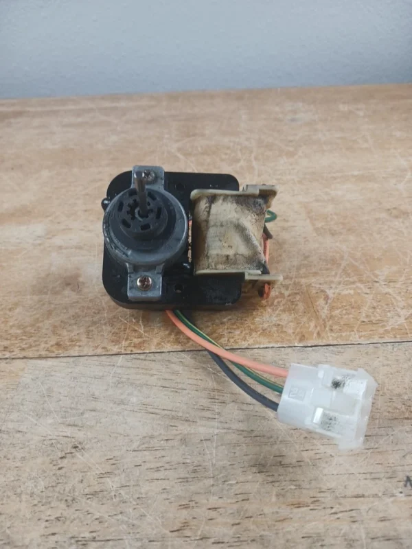 GE Refrigerator Condenser Fan Motor Wr60x10044