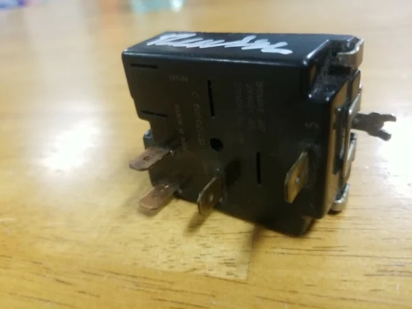 frigidaire washer temperature switch 131120400.