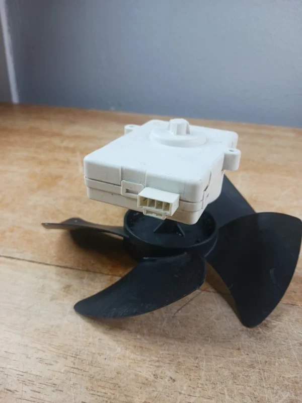 Whirlpool Refrigerator Condenser Fan W10909377